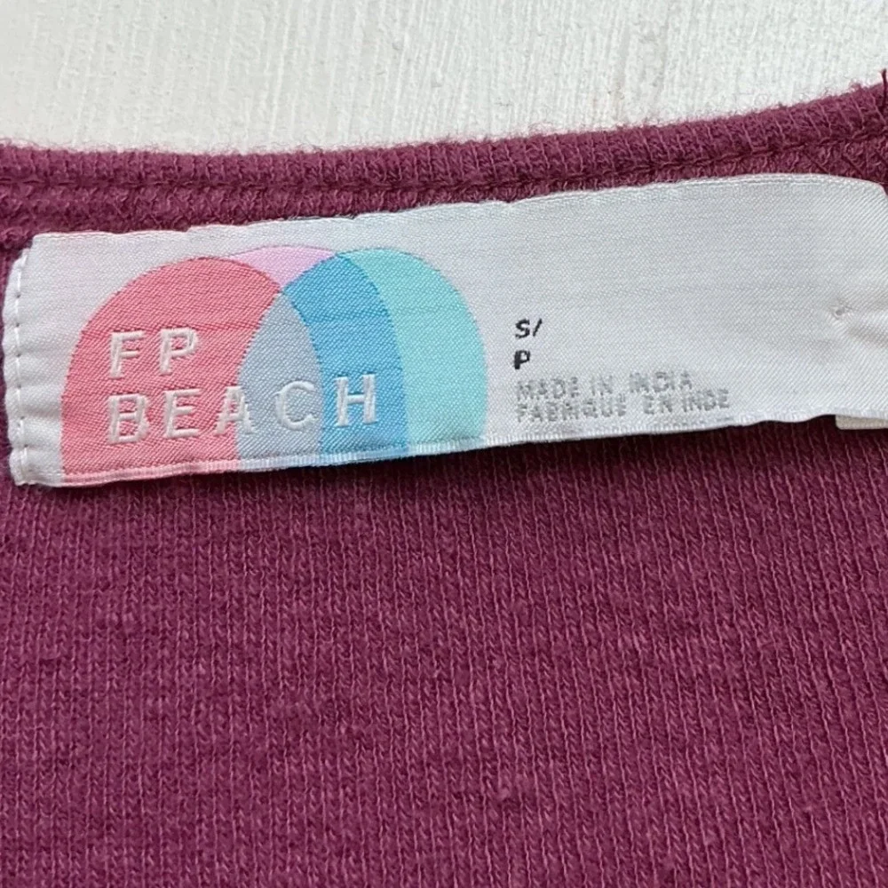 Free People Beach Womens Small Ruffle Tunic Top Long Sleeve Berry Wine V-Neck - Picture 6 of 9